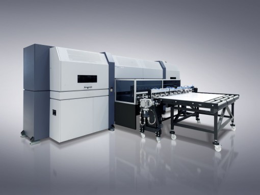 Presentate in anteprima mondiale a Fespa 2014, le stampanti della nuova Serie Rho 1300, nei due modelli Rho 1330 e Rho 1312.