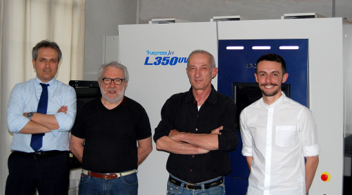 Screen Srl + Truepress Jet L3350UV: Domenico Beraldi - Innovation; Angelo Meazza, Stefano Rossetti + Marco Mosca, Screen srl.